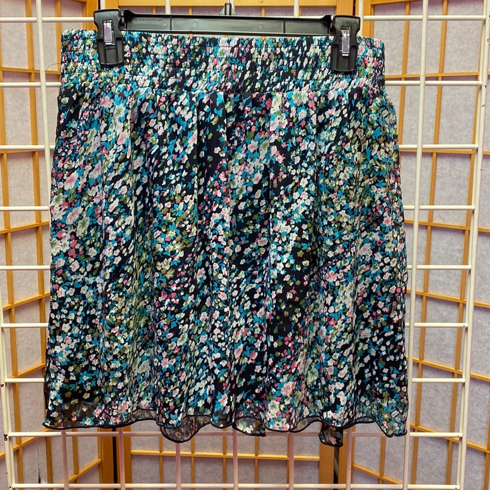 Xhilaration floral skirt Size L